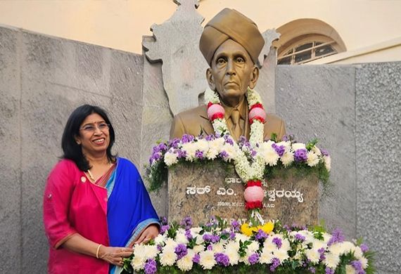 Uma Reddy Becomes First Woman President of 108-Year-Old FKCCI