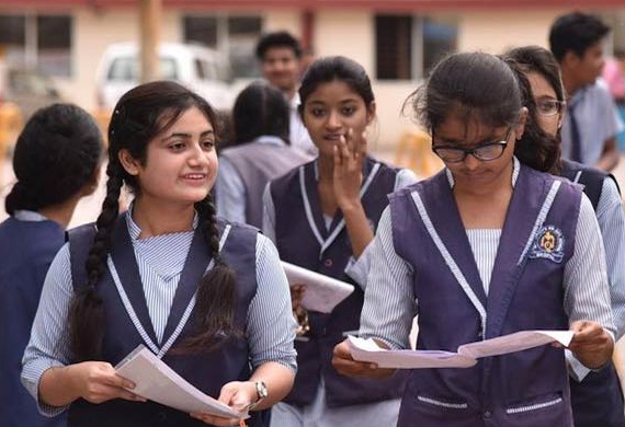 AICTE awards Pragati Scholarship to 500 Female Students of J&K and Northern States