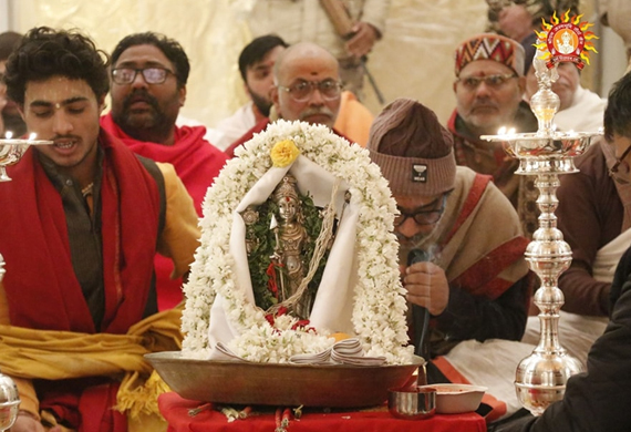 Ram Mandir Pran Prathishta: Devotees Across India Offer Prayers