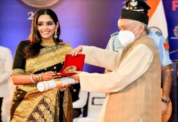 Nail Tycoon, Dr. Leena S. has awarded Champions of Change Award