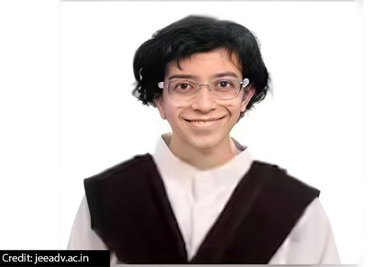 Arohi Deshpande Tops among Women 2026 JEE Aspirants Arohi Deshpande Tops among Women 2026 JEE Aspirants